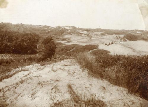 Th. van der Steeg 1920 ca Duinen Oostvoorne waar nieuws begraafplaats is aangelegd NL-BleSAVPR_RO_DIRKVANVOORNELAAN_11