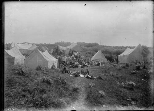 Th. van der Steeg 1925 ca Kruiningergors kamperen NL-BleSAVPR_GN2645